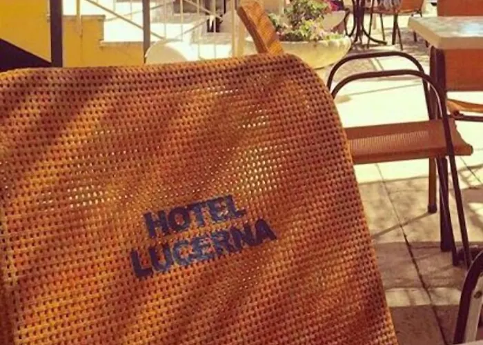 מלון Lucerna צ'סנטיקו